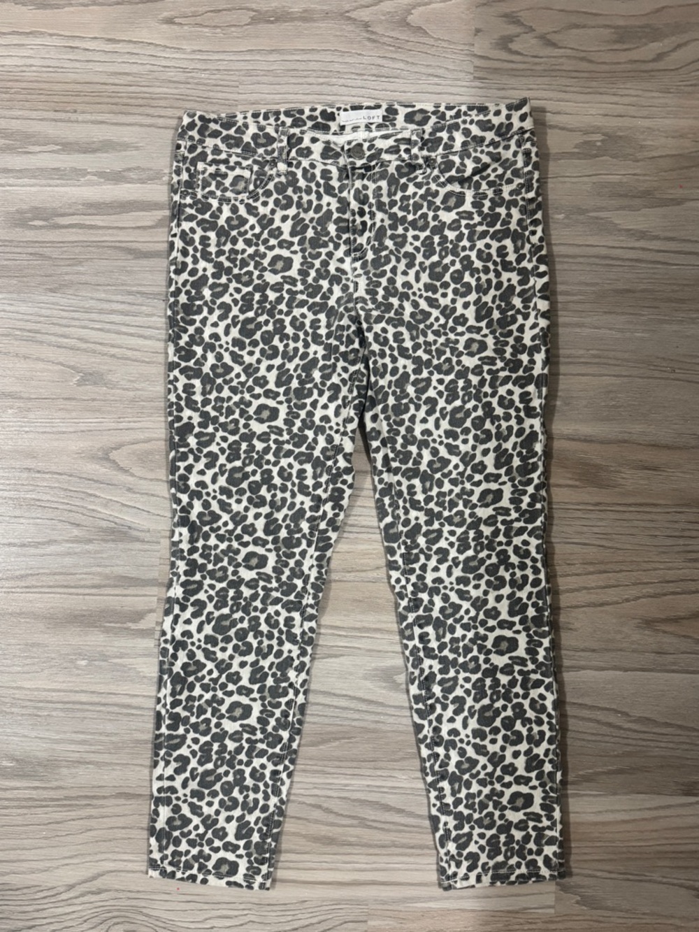 Loft Animal Print Pants The “Modern Skinny”
Woman’s Size 10